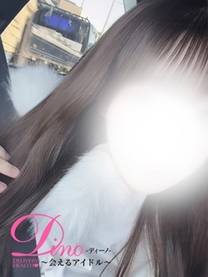 ���E